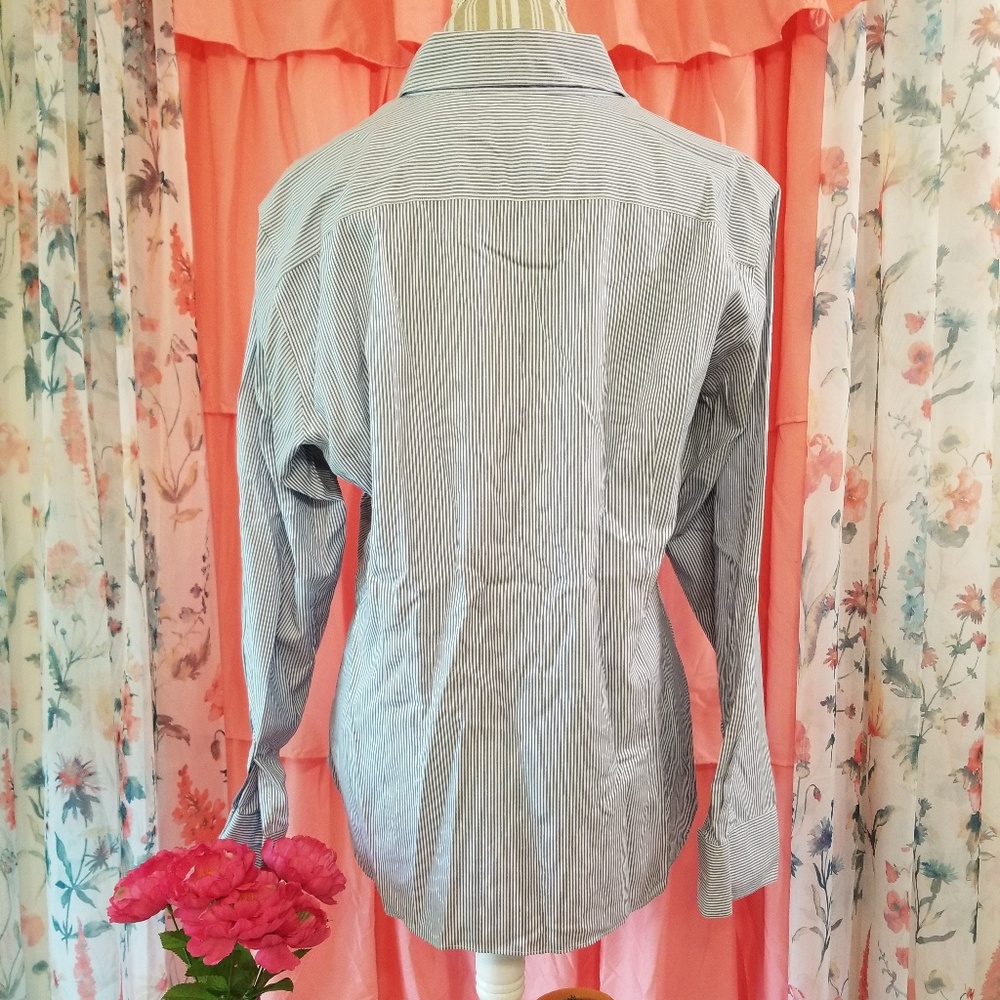 🌻🌺🌻LANDS' END PINSTRIPE BUTTON DOWN BLOUSE!! - Picture 2 of 5